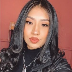 Meet your Posher, Scarlet j.